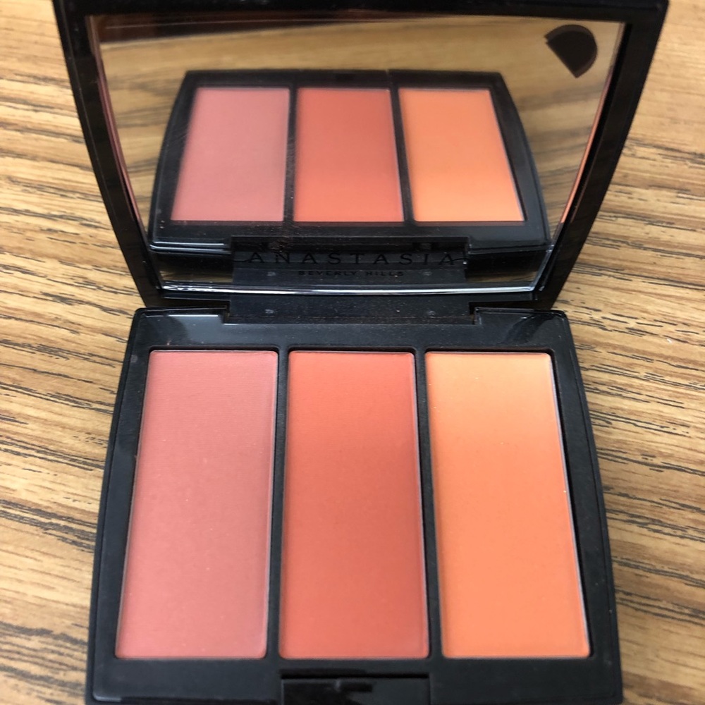 Anastasia peach blush
